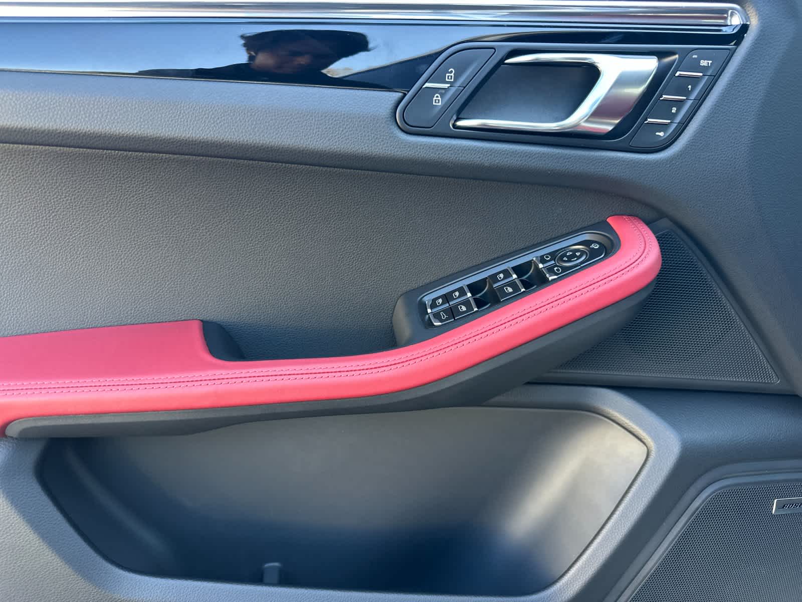 Thumbnail: 2026 Porsche Macan - 12