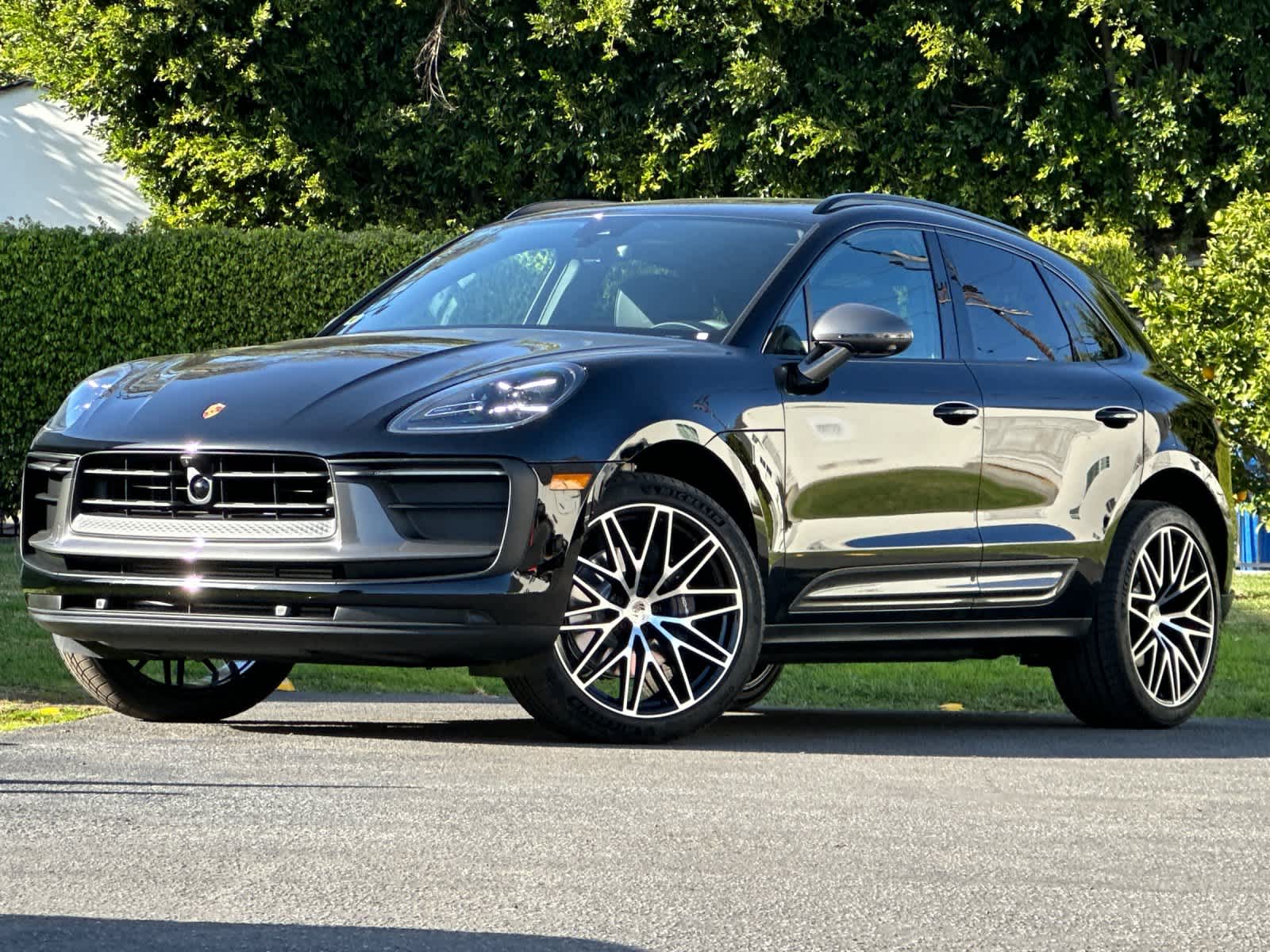 Thumbnail: 2026 Porsche Macan - 1