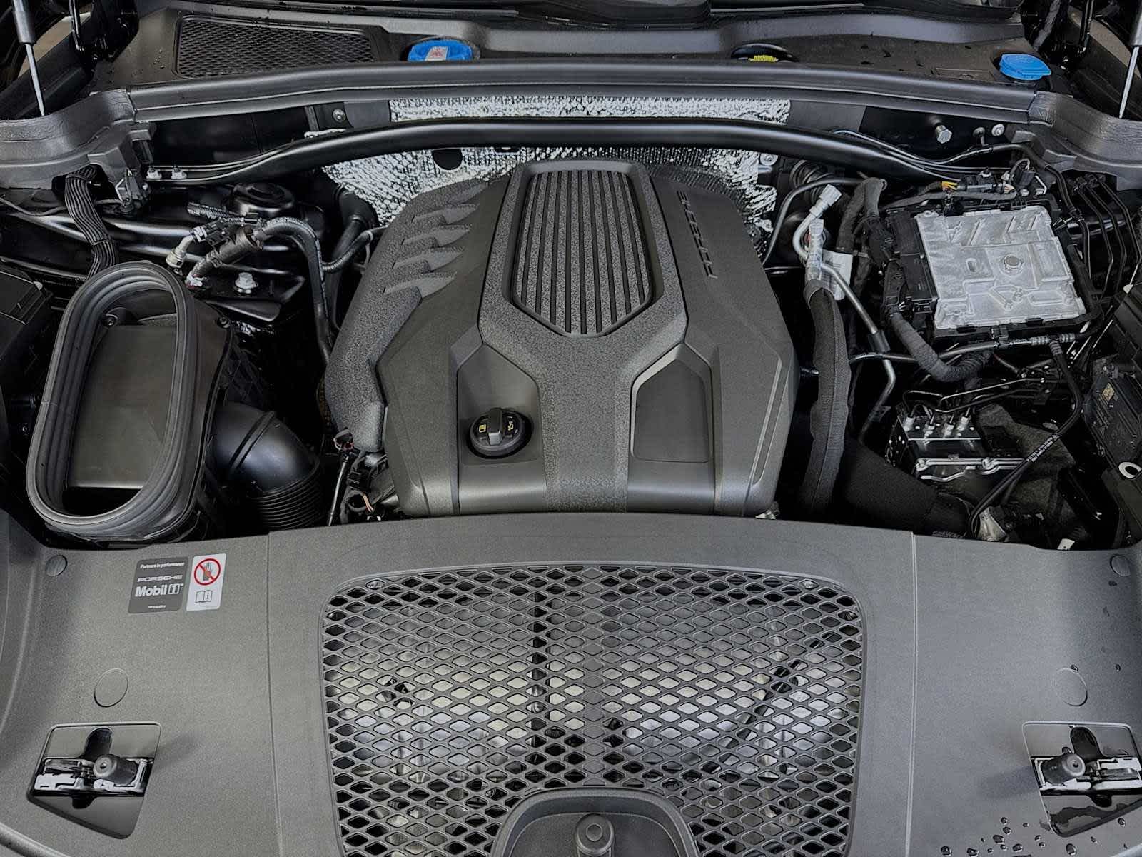 Thumbnail: 2026 Porsche Macan - 23