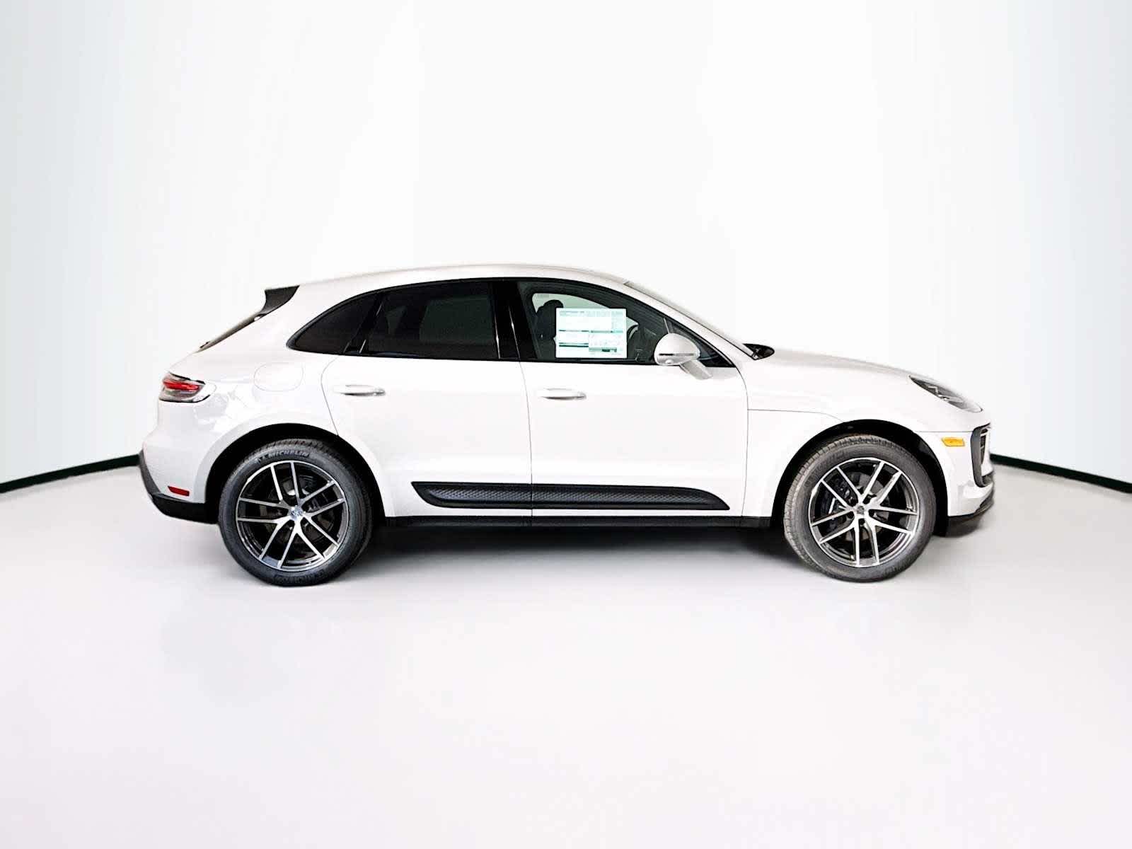 Thumbnail: 2026 Porsche Macan - 8