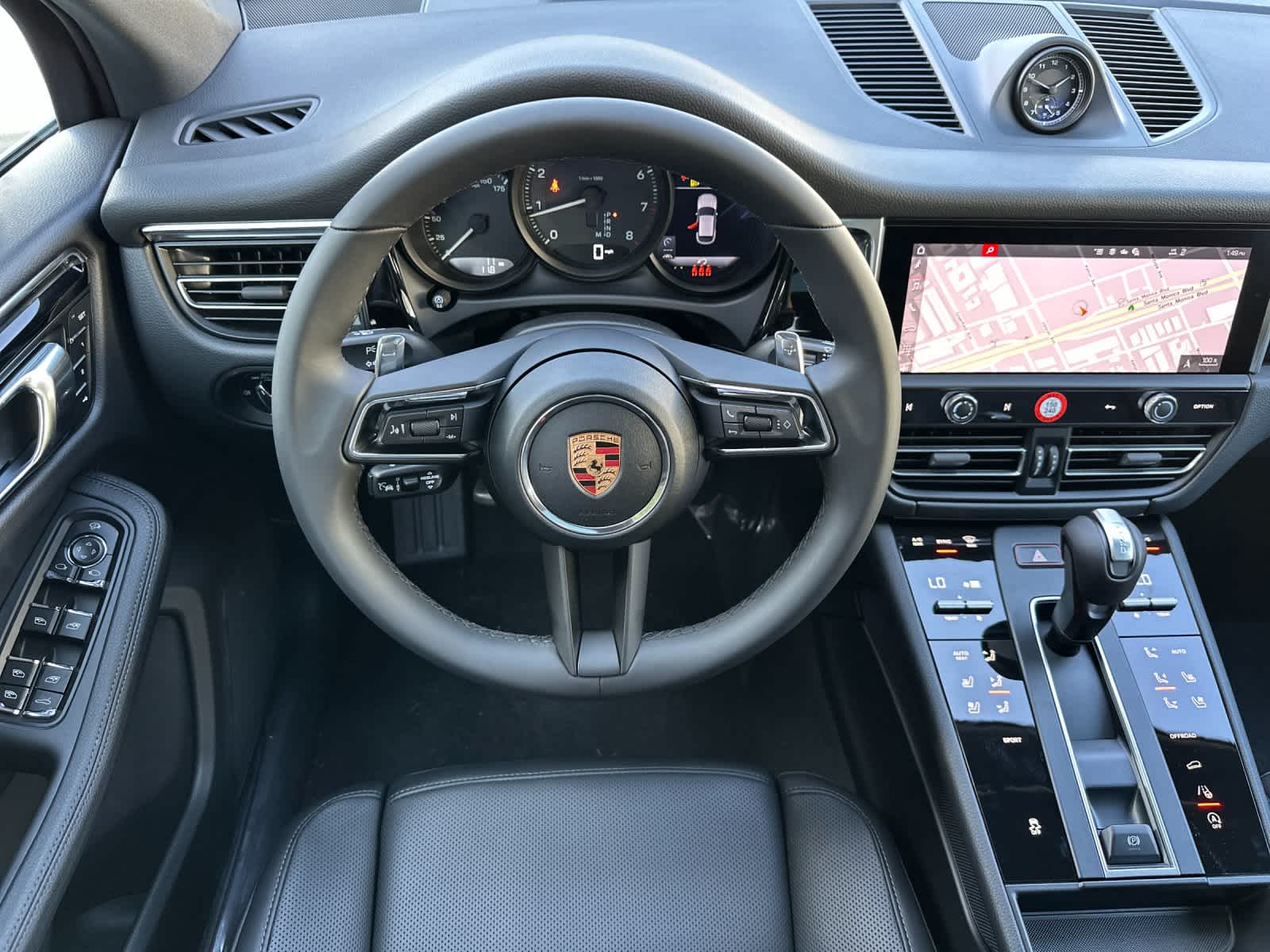 Thumbnail: 2026 Porsche Macan - 15