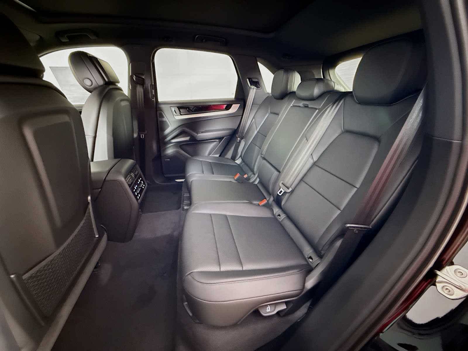 Thumbnail: 2026 Porsche Cayenne - 45