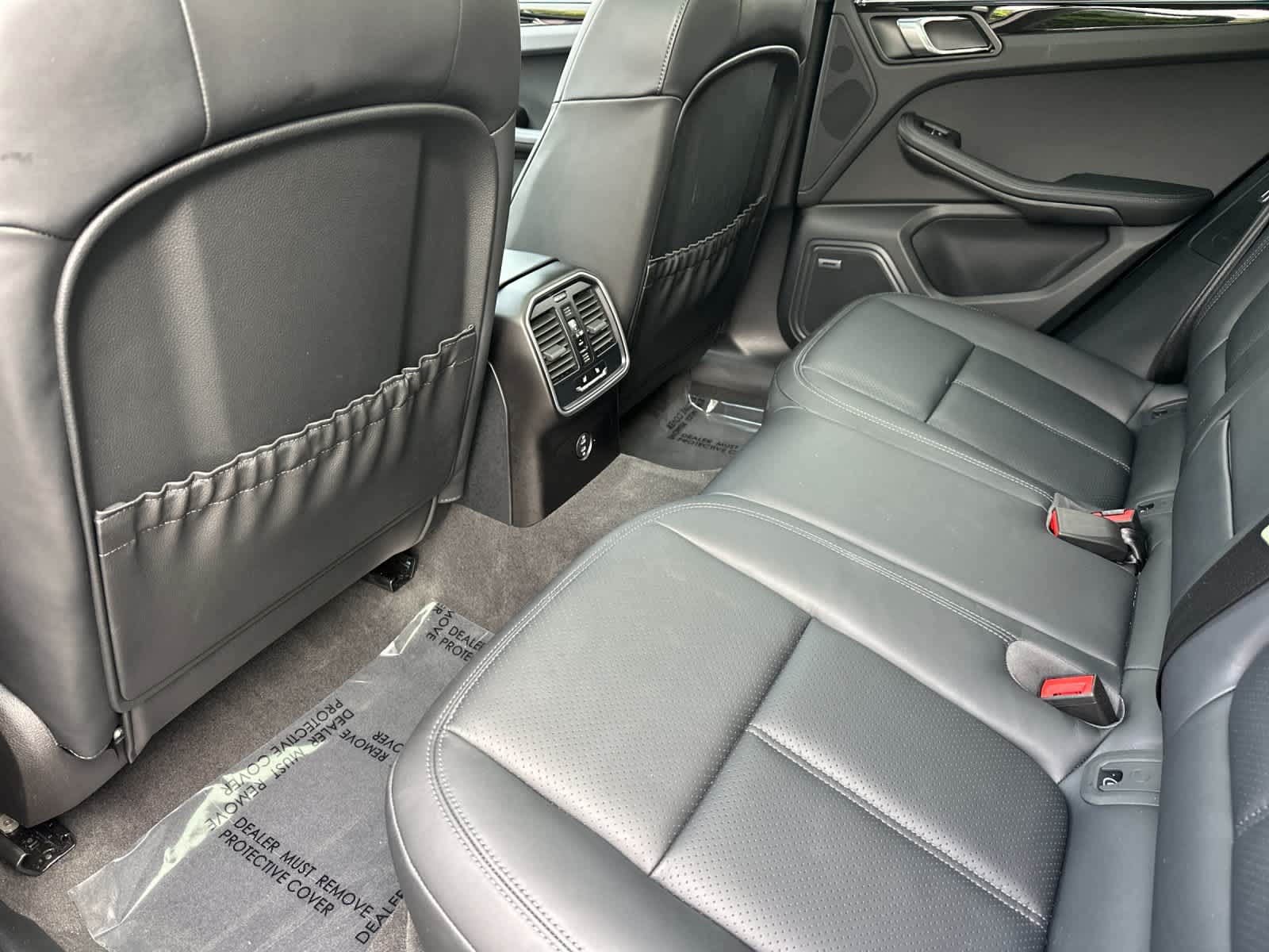 Thumbnail: 2025 Porsche Macan - 13