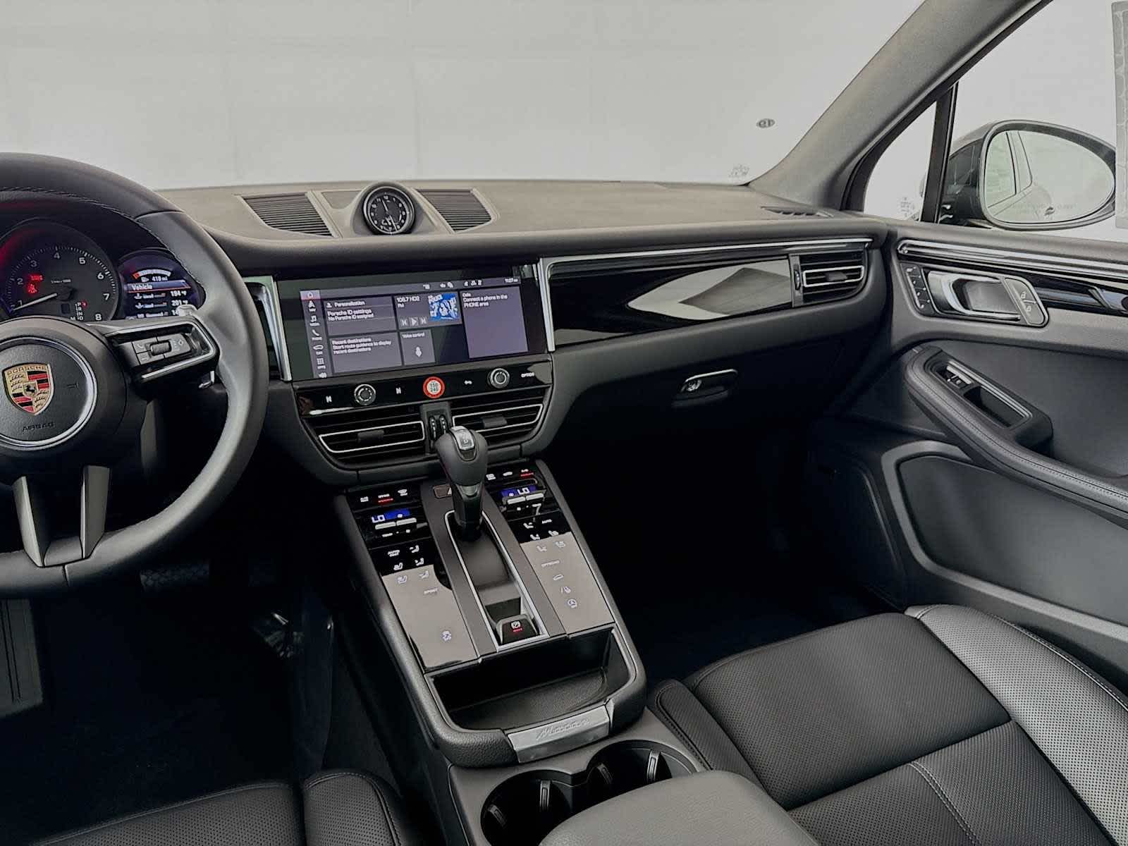 Thumbnail: 2026 Porsche Macan - 19