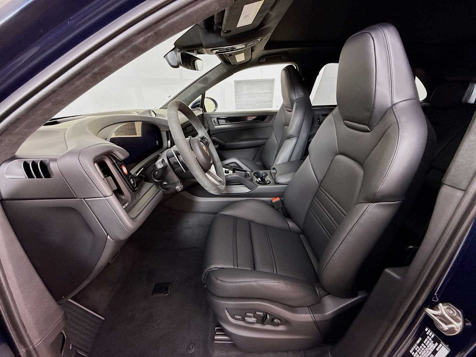 Thumbnail: 2026 Porsche Cayenne - 5