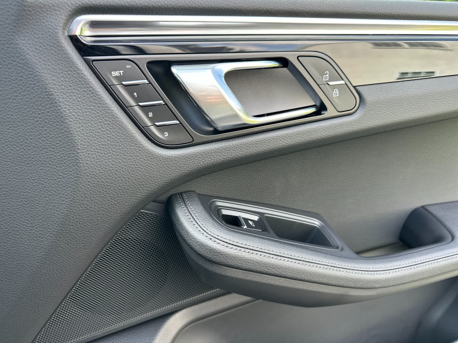 Thumbnail: 2026 Porsche Macan - 19