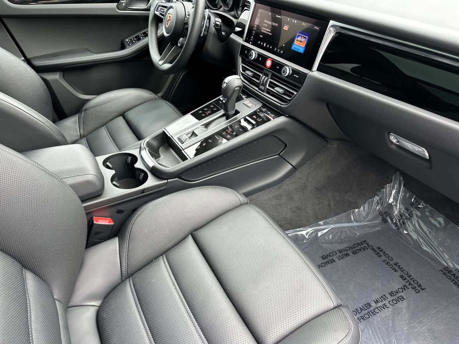 Thumbnail: 2026 Porsche Macan - 17
