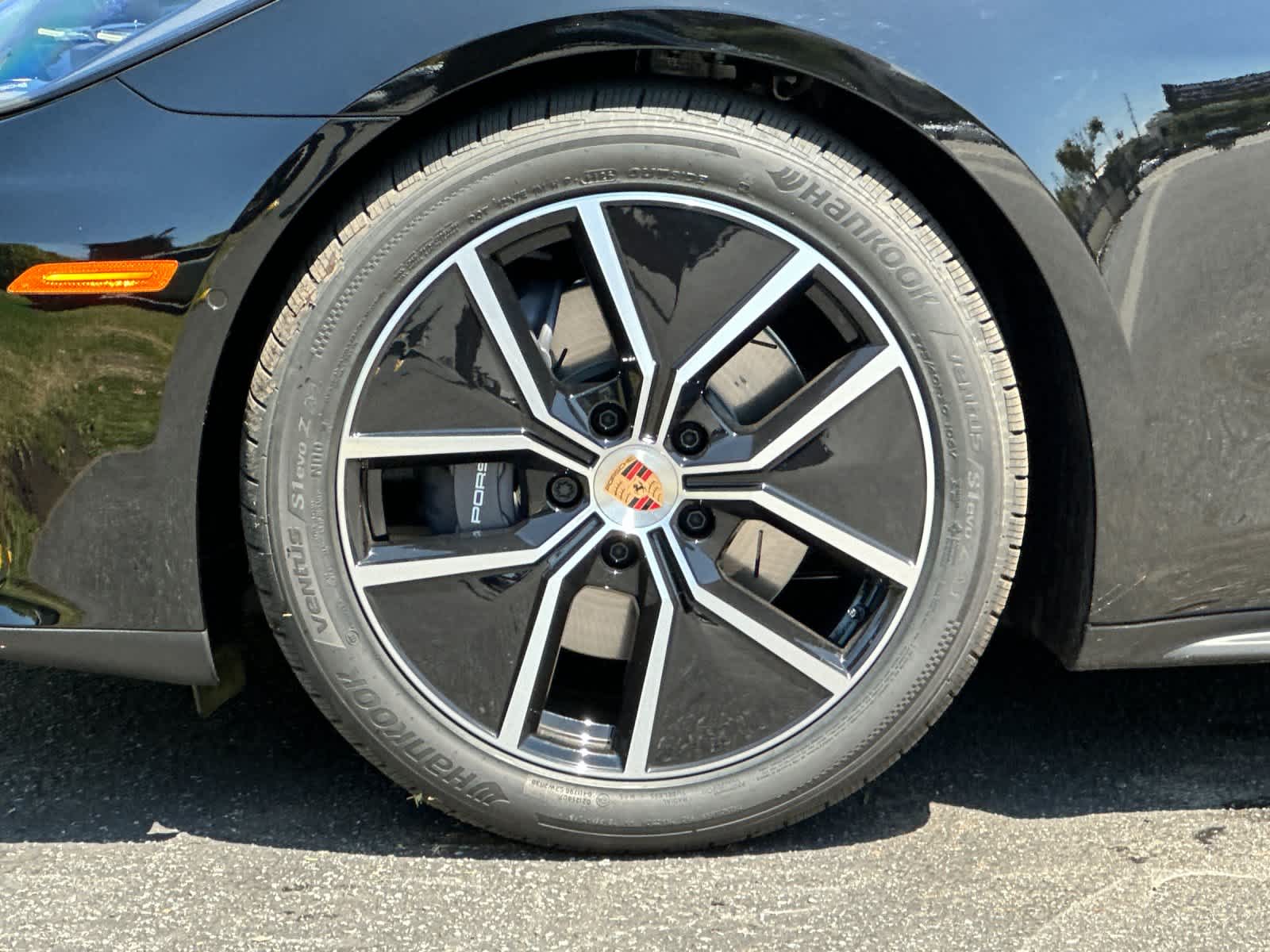 Thumbnail: 2026 Porsche Panamera - 32