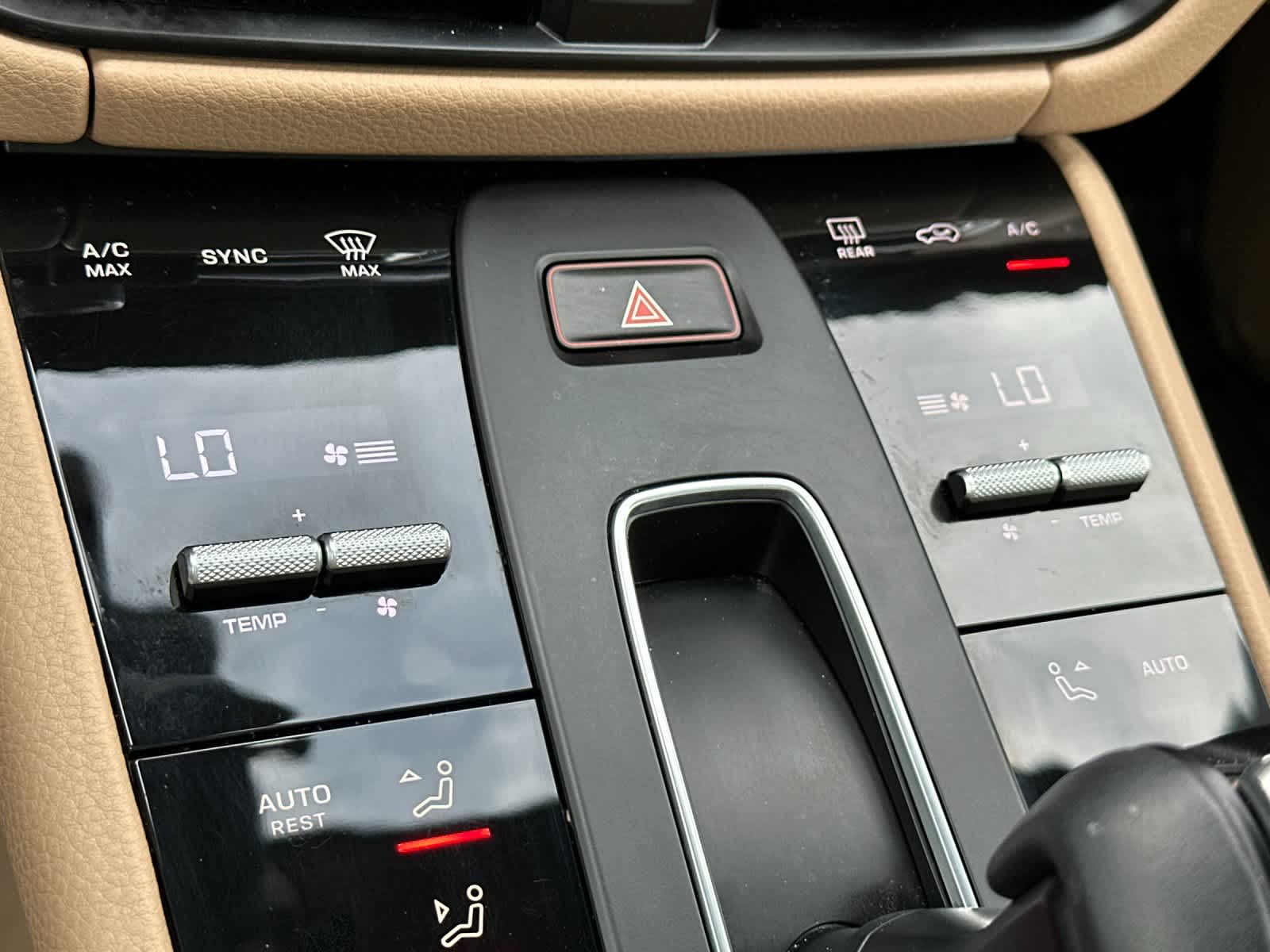 Thumbnail: 2025 Porsche Macan - 23