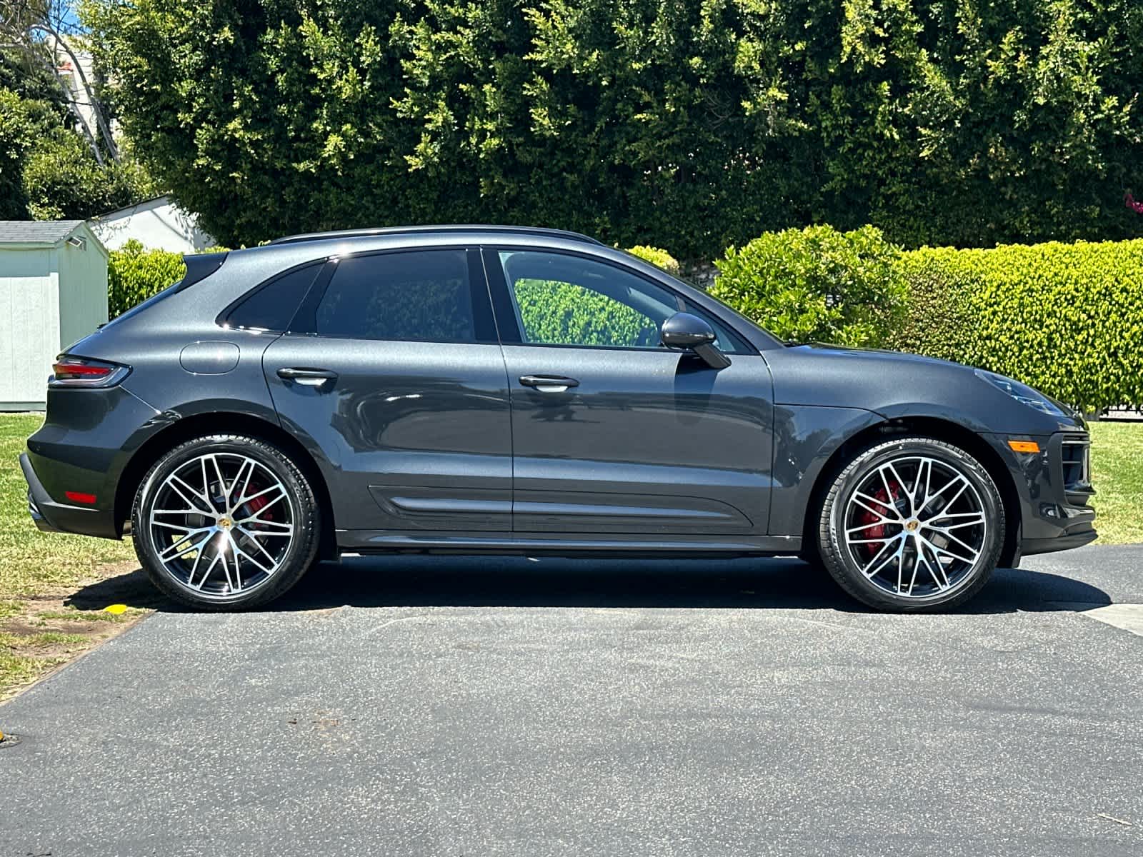 Thumbnail: 2026 Porsche Macan - 9