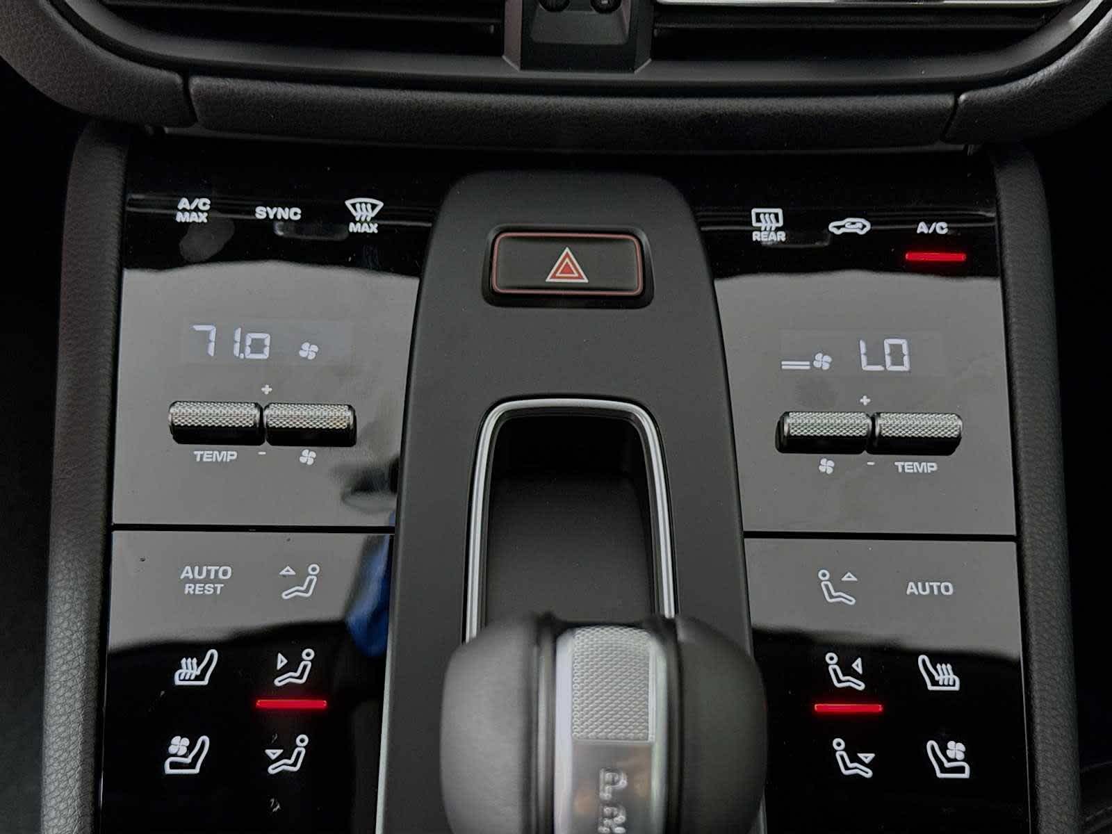 Thumbnail: 2026 Porsche Macan - 13