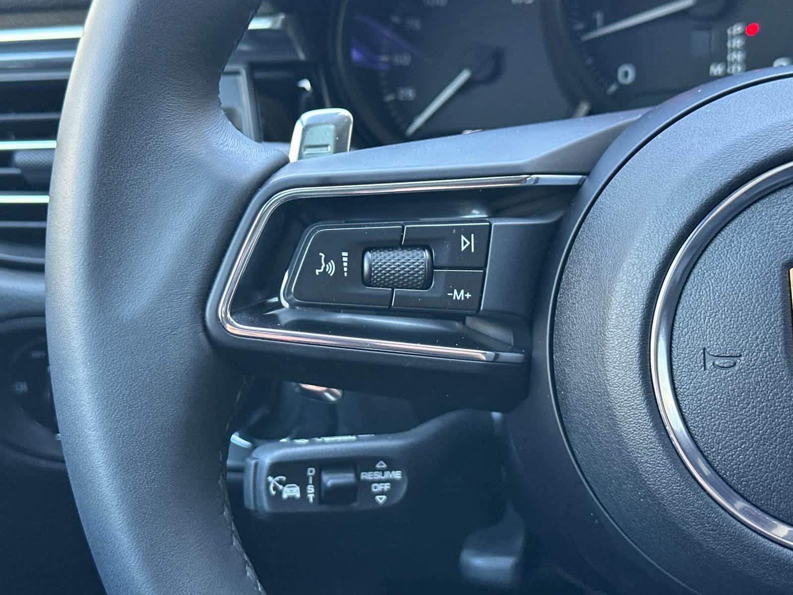 Thumbnail: 2025 Porsche Macan - 26