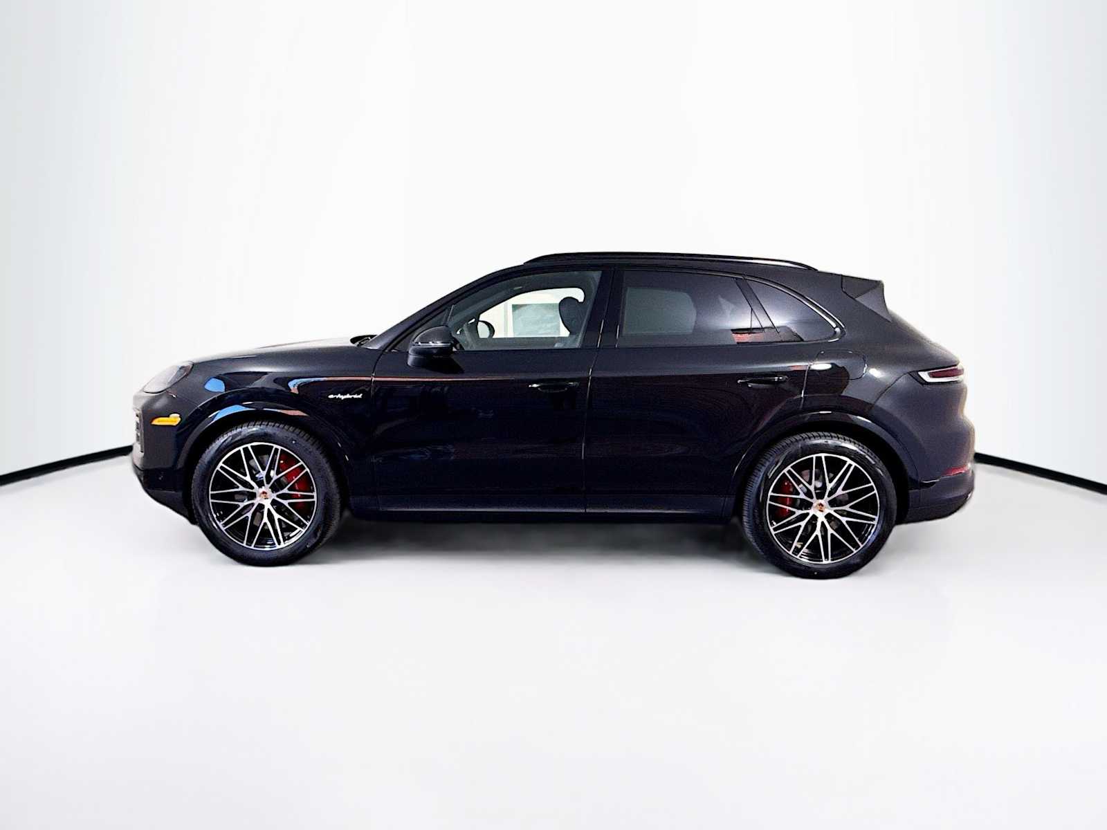 Thumbnail: 2026 Porsche Cayenne - 2
