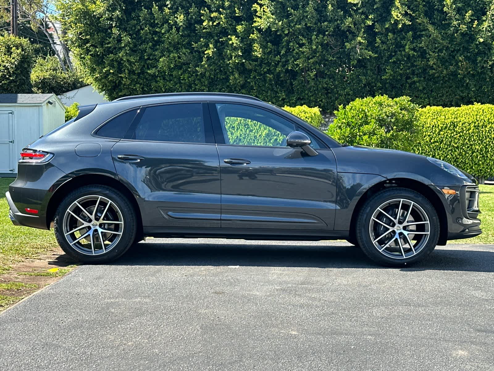 Thumbnail: 2026 Porsche Macan - 9