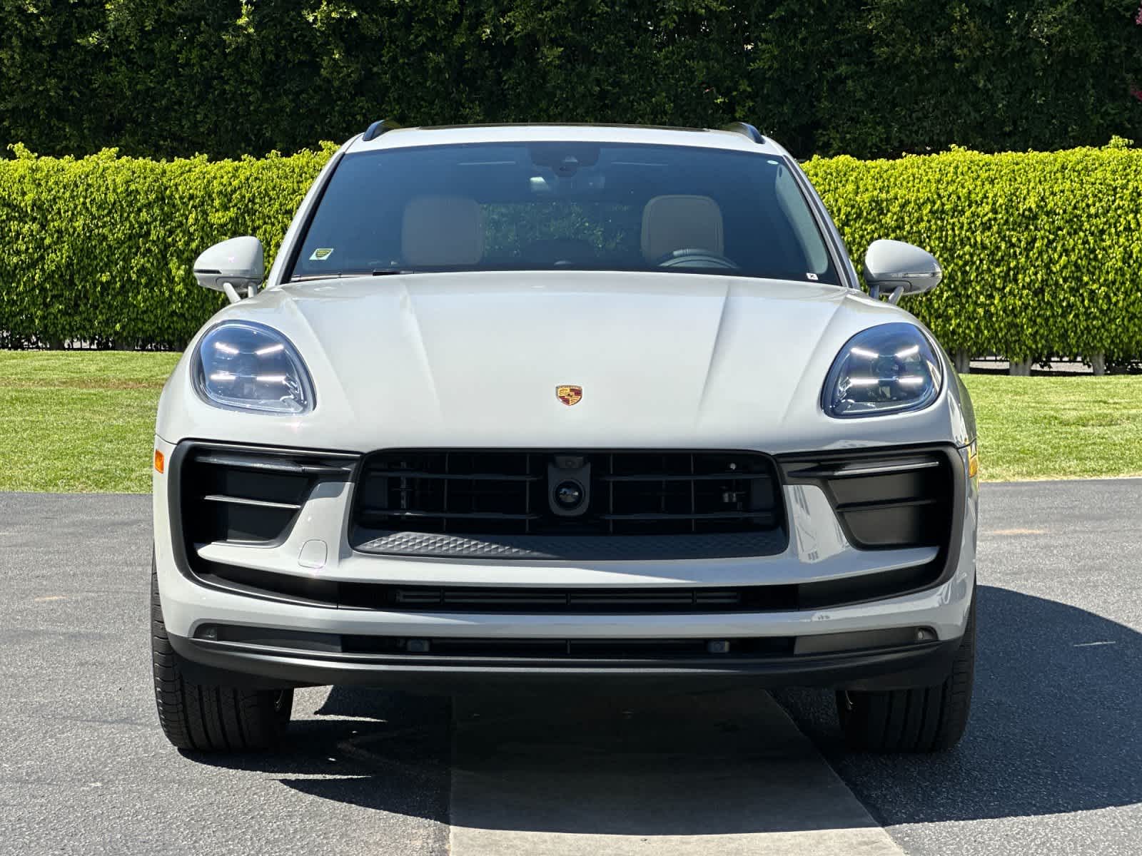 Thumbnail: 2026 Porsche Macan - 11