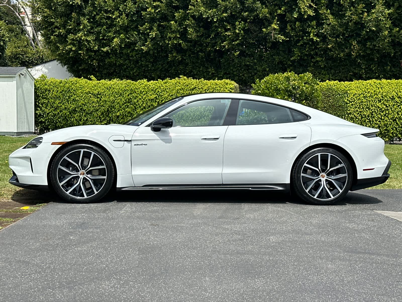 Thumbnail: 2026 Porsche Taycan - 2