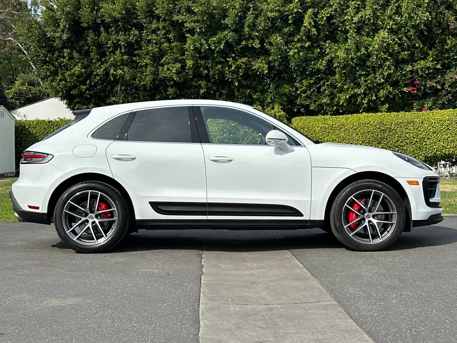 Thumbnail: 2025 Porsche Macan - 9