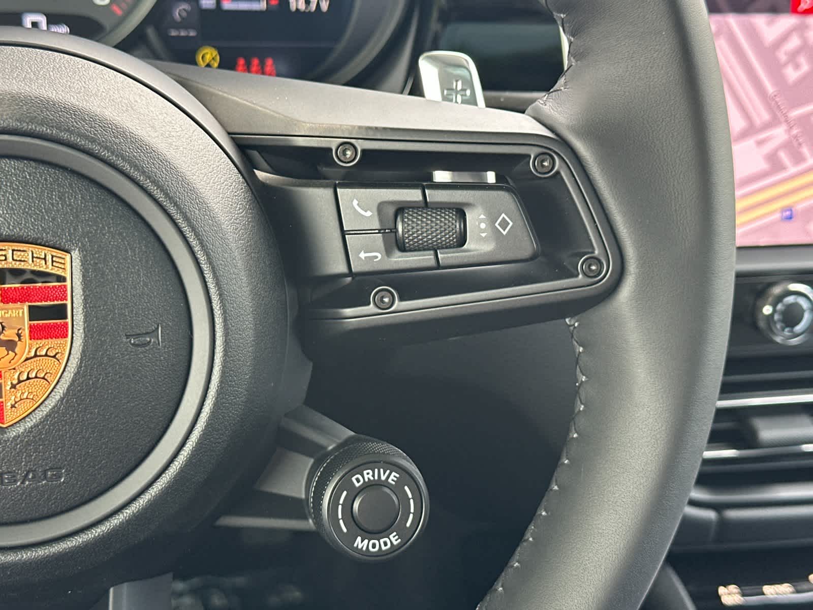 Thumbnail: 2026 Porsche Macan - 28