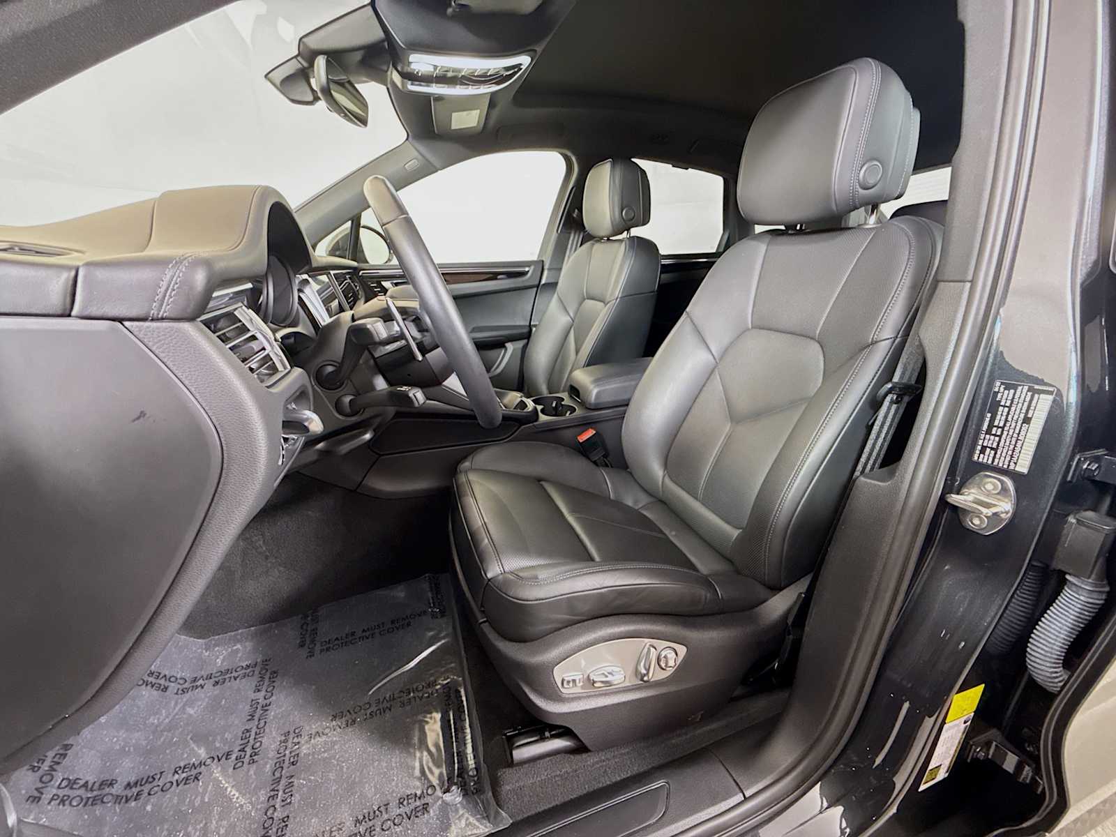 Thumbnail: 2022 Porsche Macan - 5