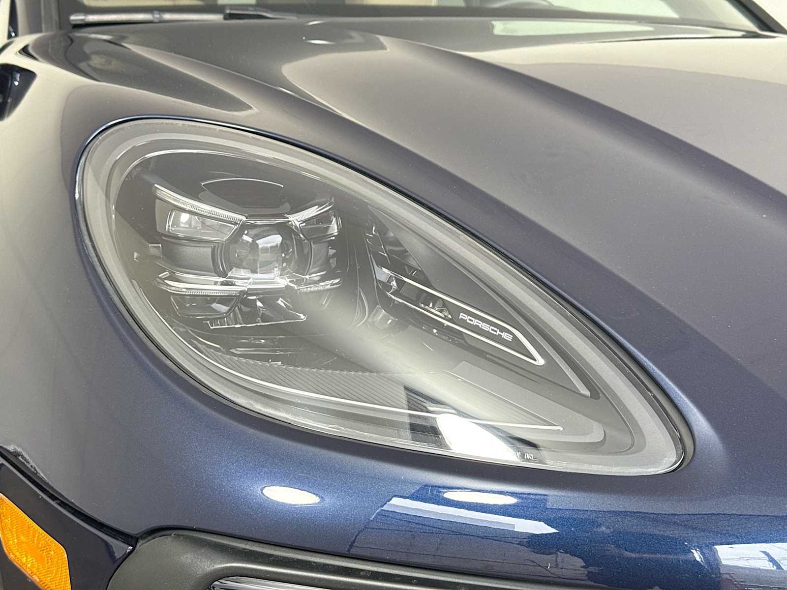 Thumbnail: 2022 Porsche Macan - 28