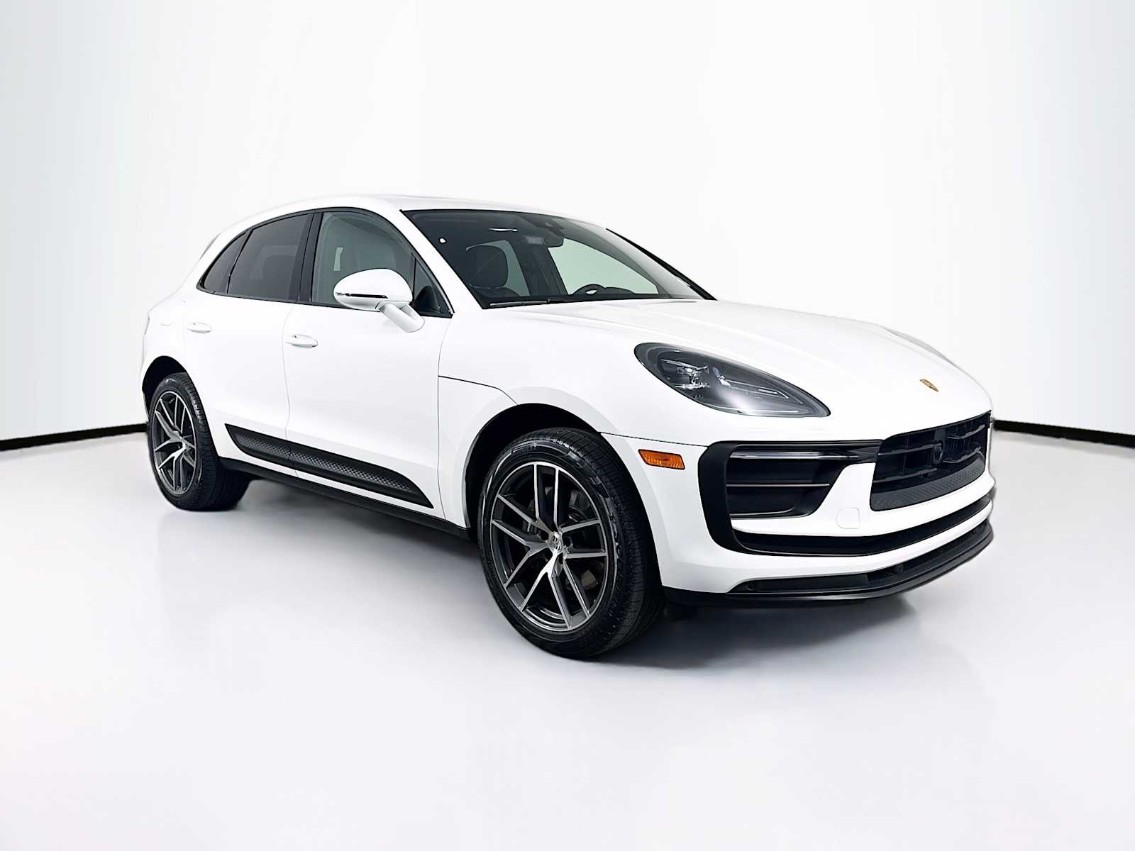 Thumbnail: 2024 Porsche Macan - 7