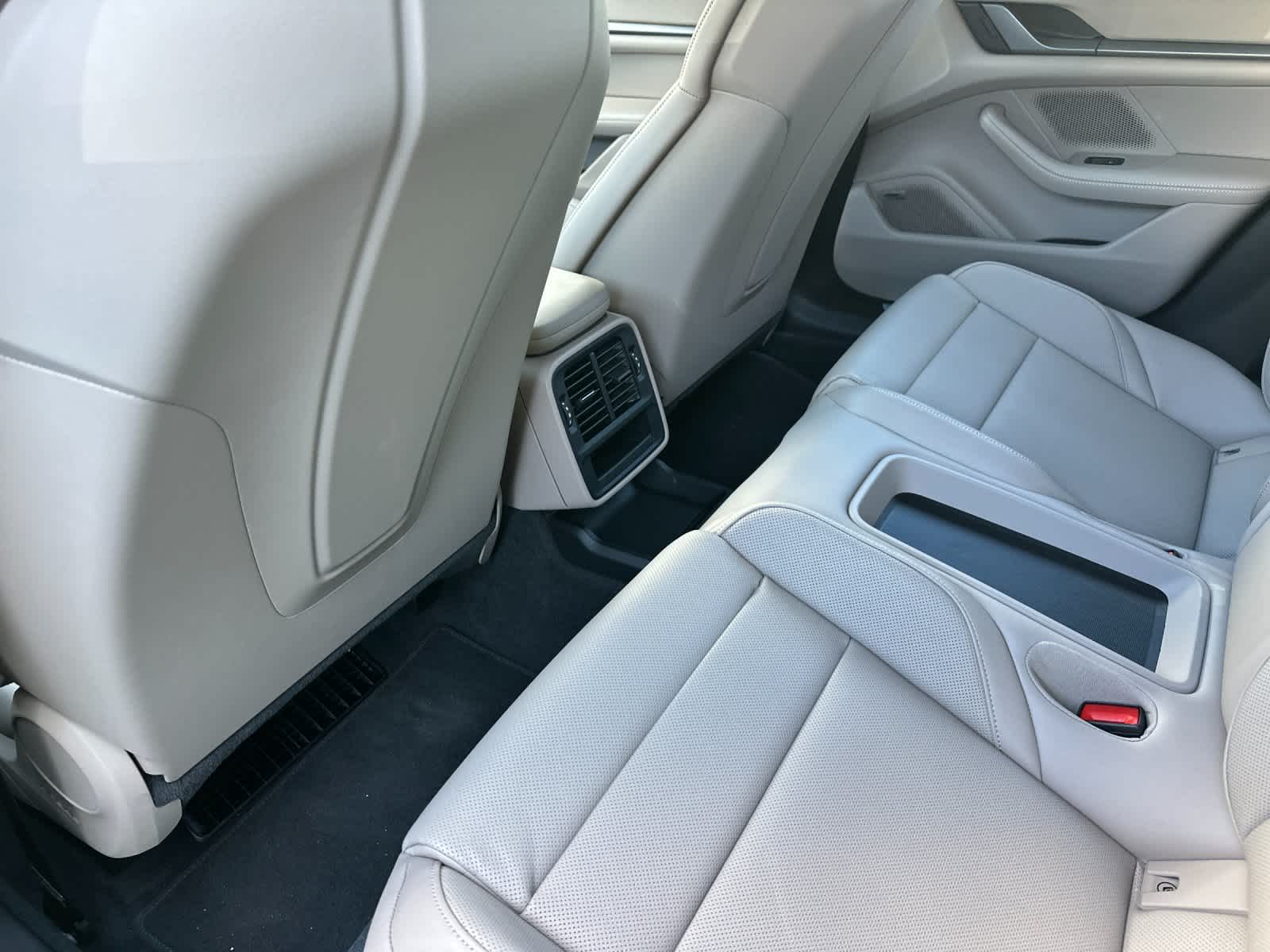 Thumbnail: 2026 Porsche Taycan - 13