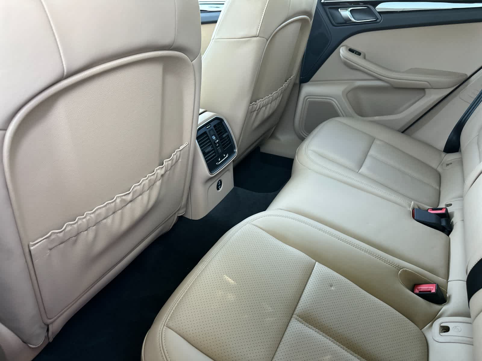 Thumbnail: 2025 Porsche Macan - 13