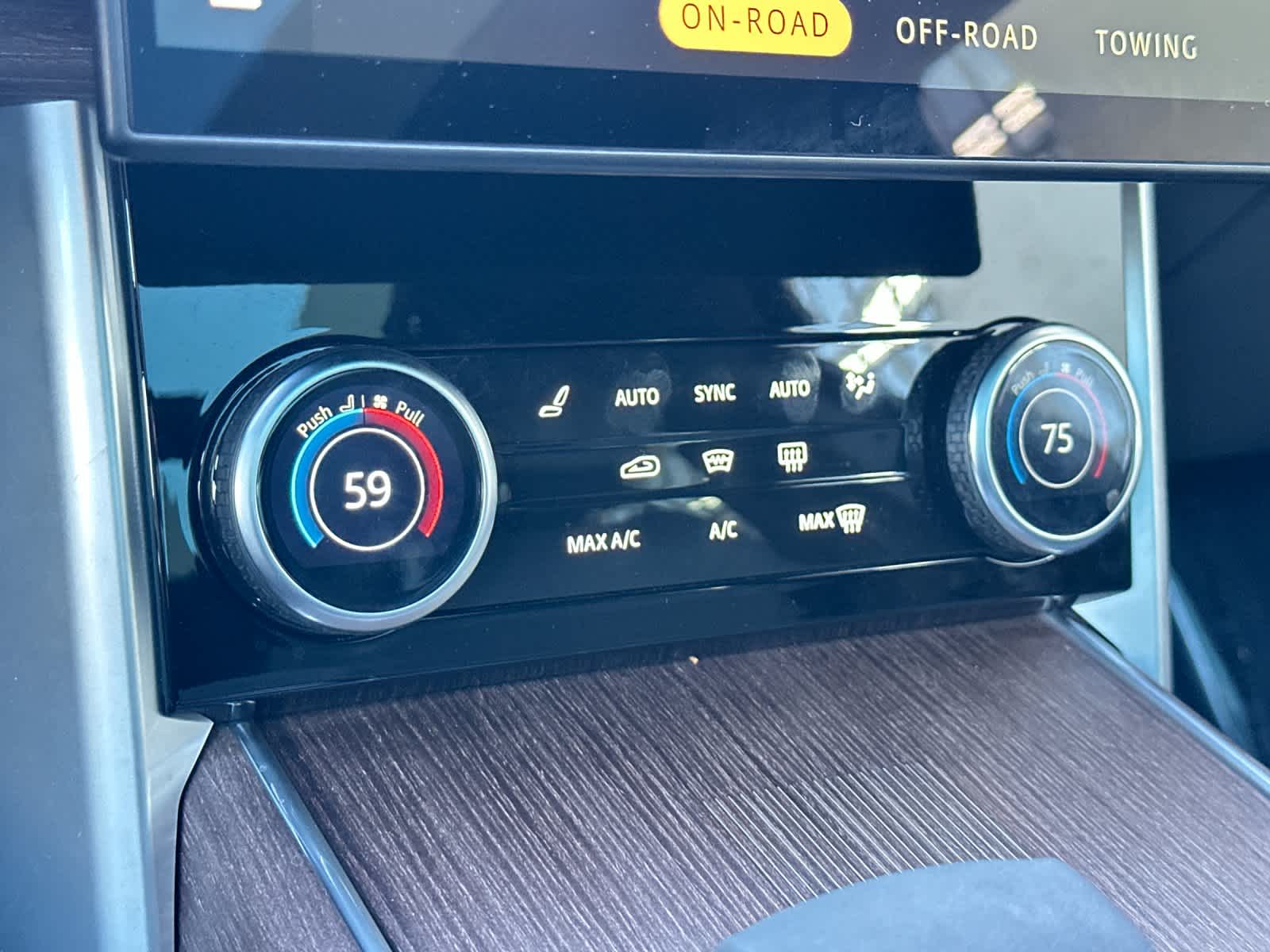 Thumbnail: 2023 Land Rover Range Rover - 24