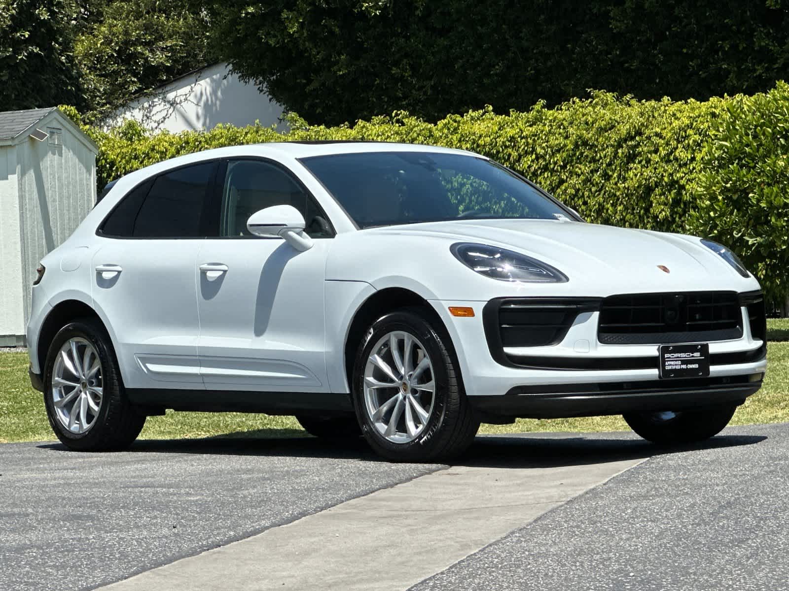 Thumbnail: 2025 Porsche Macan - 9