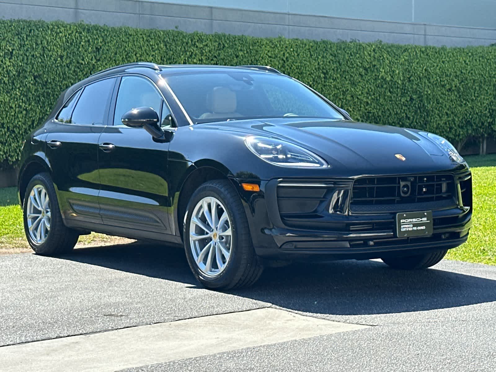 Thumbnail: 2025 Porsche Macan - 10