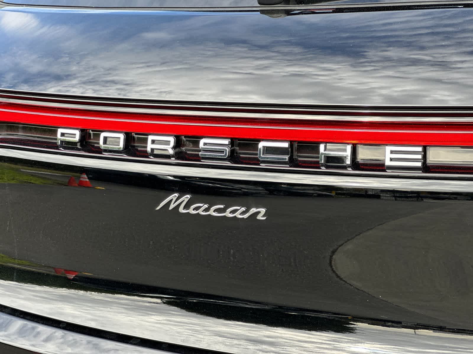 Thumbnail: 2026 Porsche Macan - 31