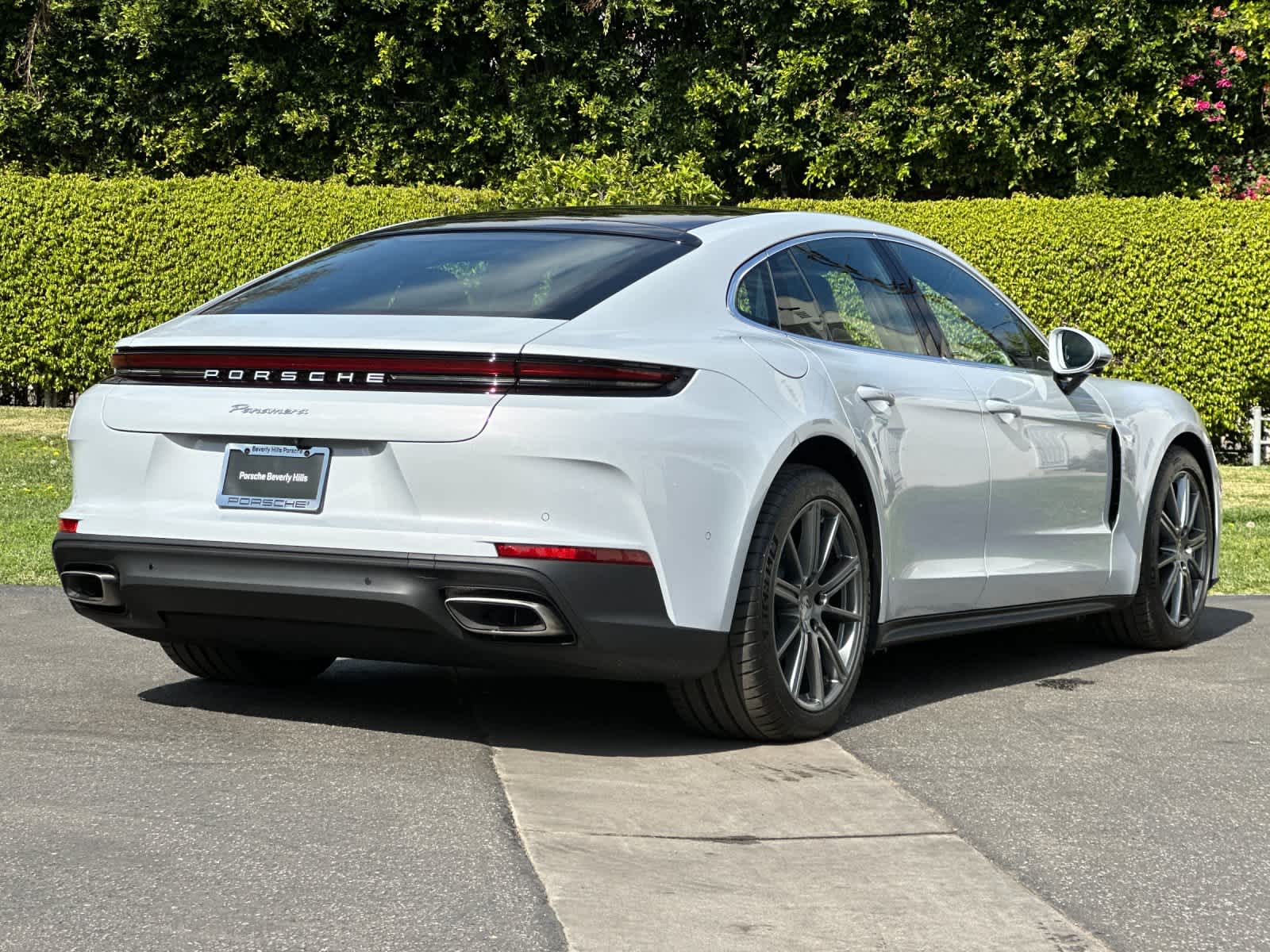 Thumbnail: 2026 Porsche Panamera - 8