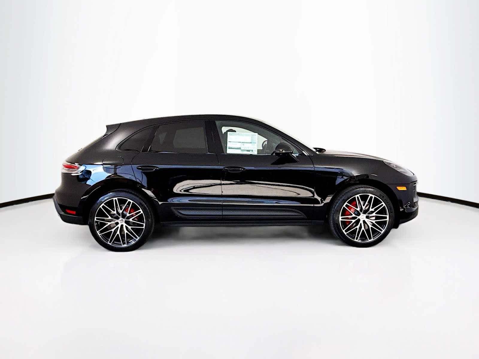 Thumbnail: 2026 Porsche Macan - 8