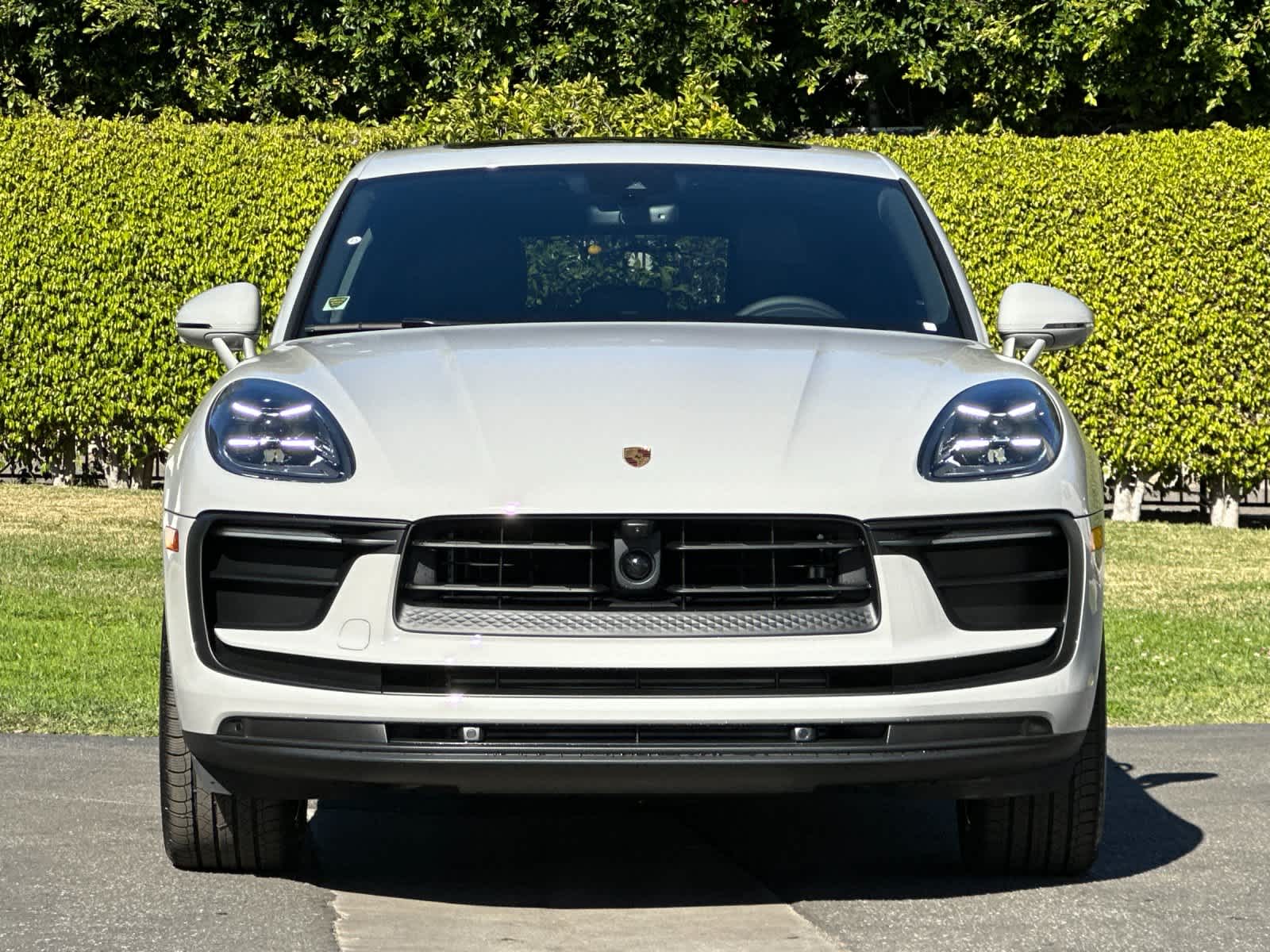 Thumbnail: 2026 Porsche Macan - 11