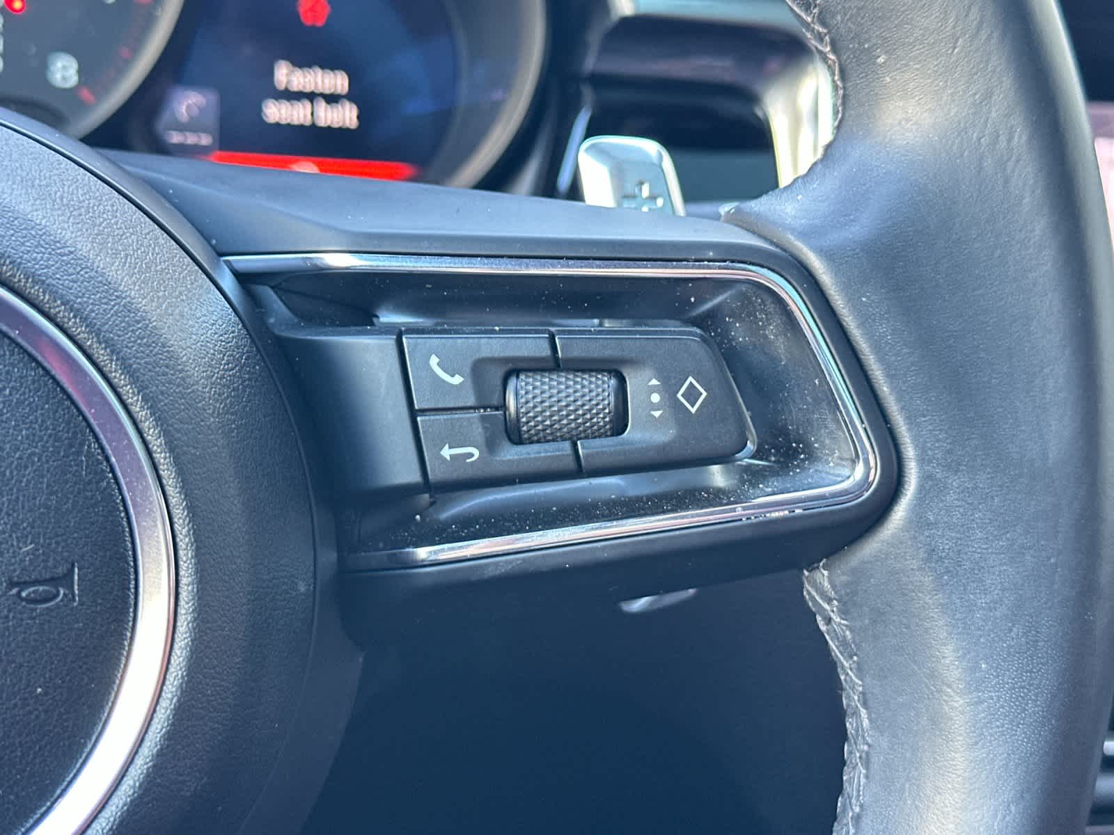 Thumbnail: 2025 Porsche Macan - 28