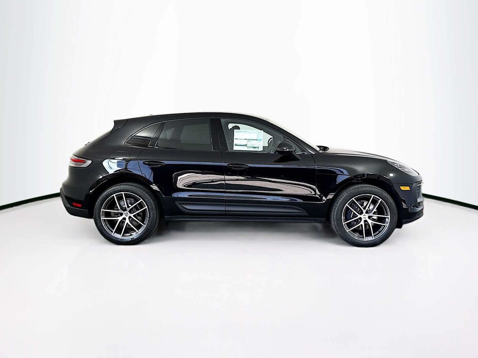 Thumbnail: 2026 Porsche Macan - 8