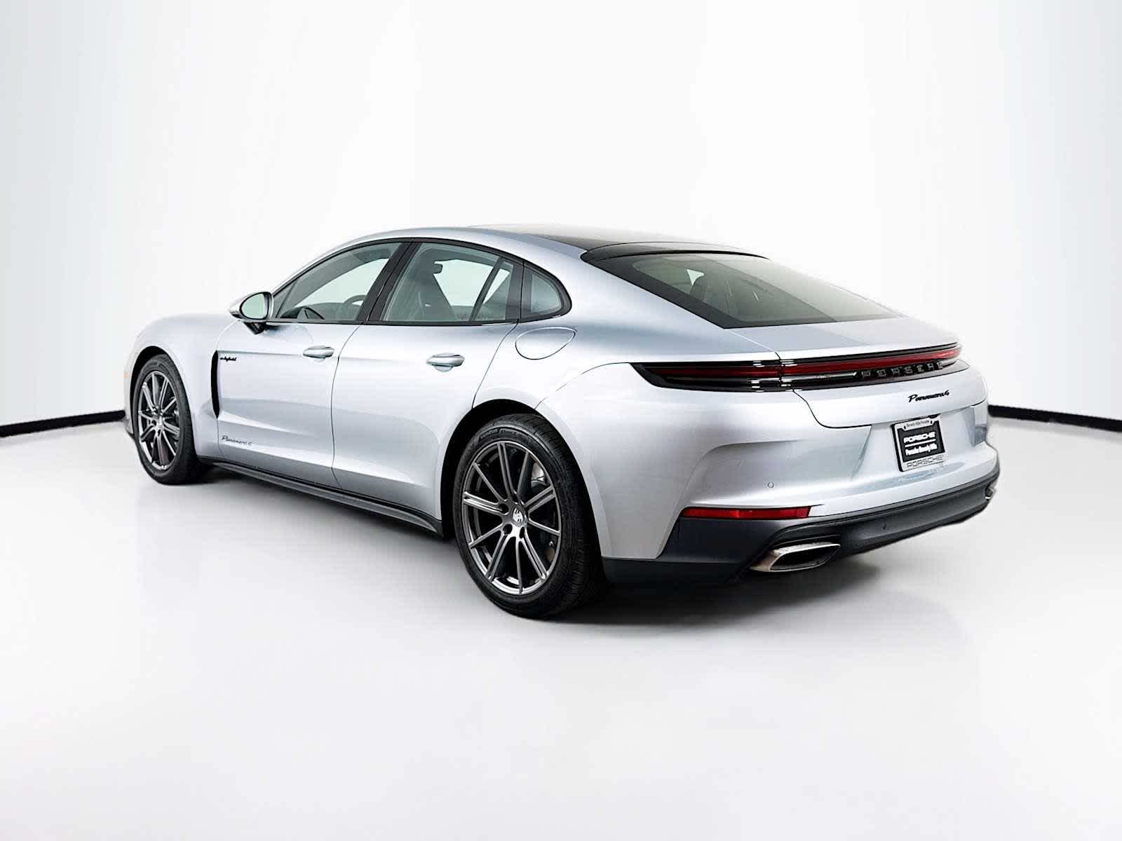 Thumbnail: 2026 Porsche Panamera - 3