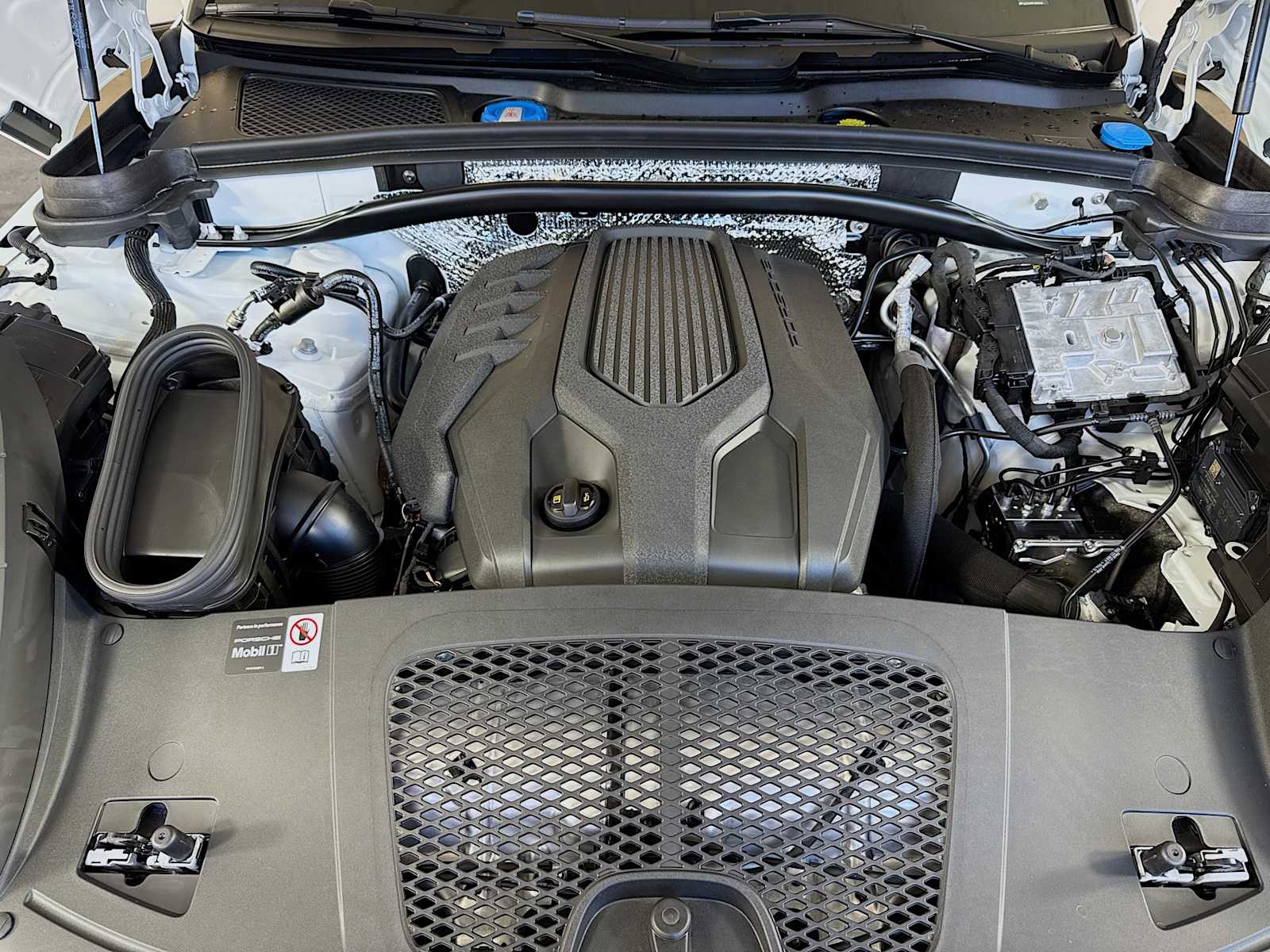 Thumbnail: 2026 Porsche Macan - 23