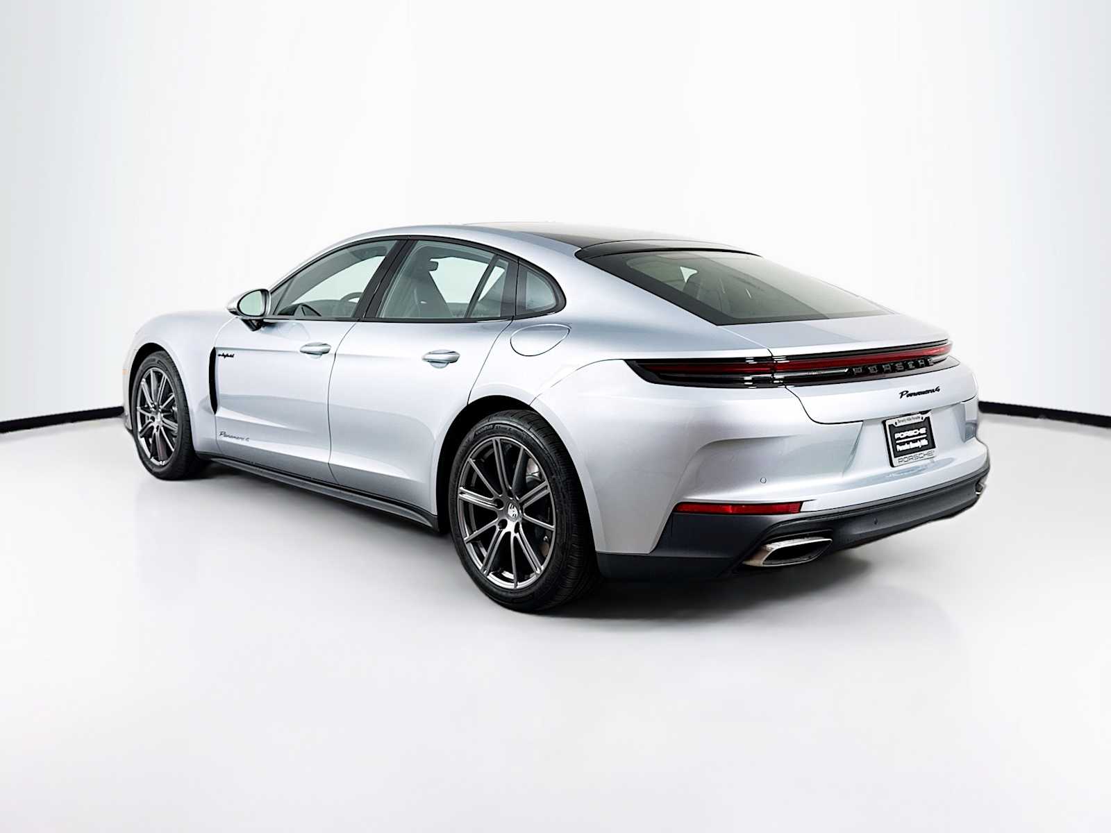 Thumbnail: 2026 Porsche Panamera - 3