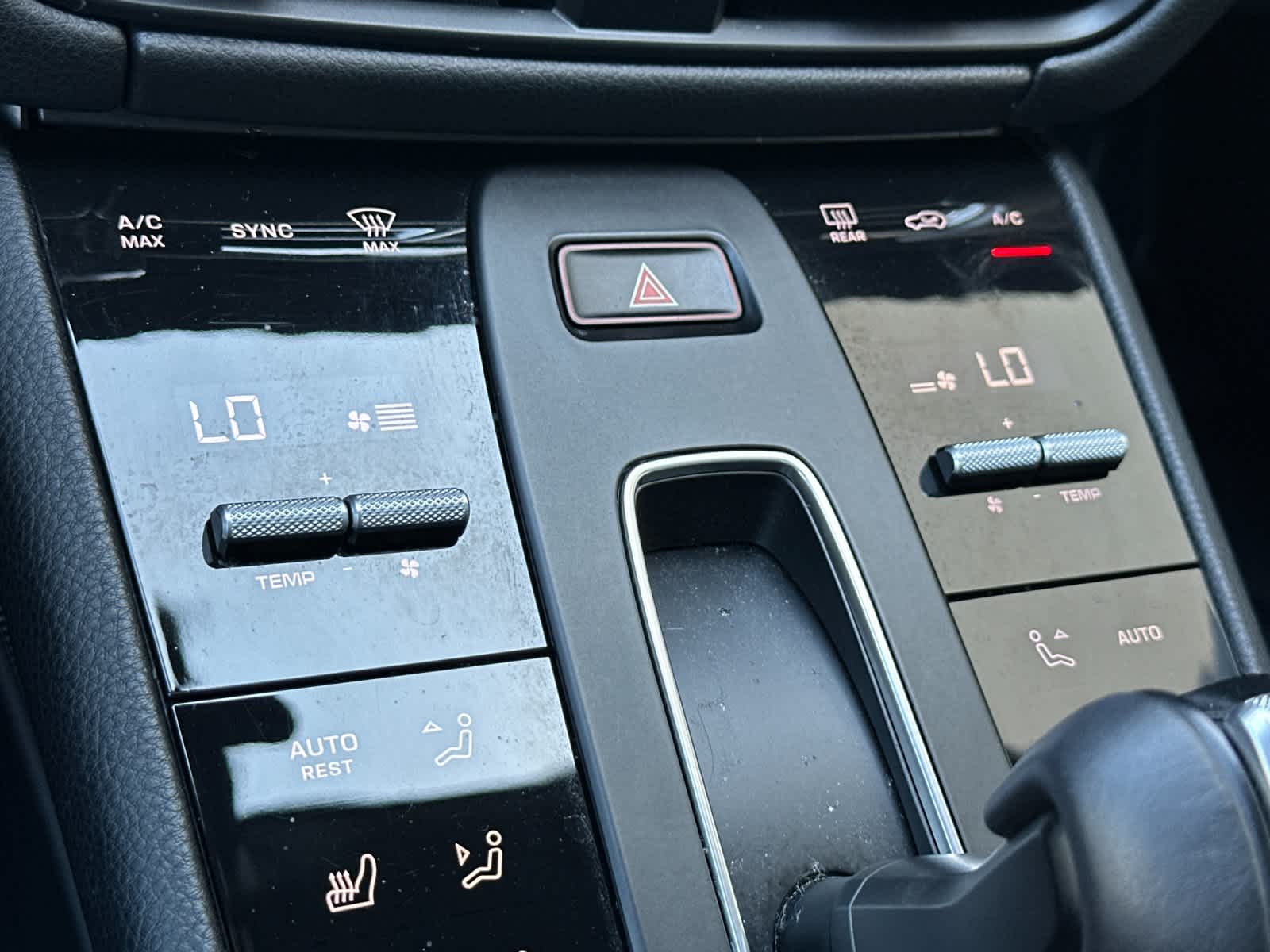 Thumbnail: 2025 Porsche Macan - 23