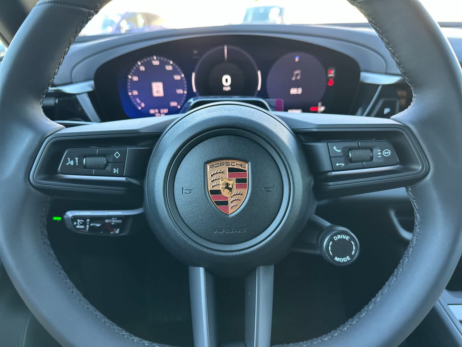 Thumbnail: 2026 Porsche Macan - 27