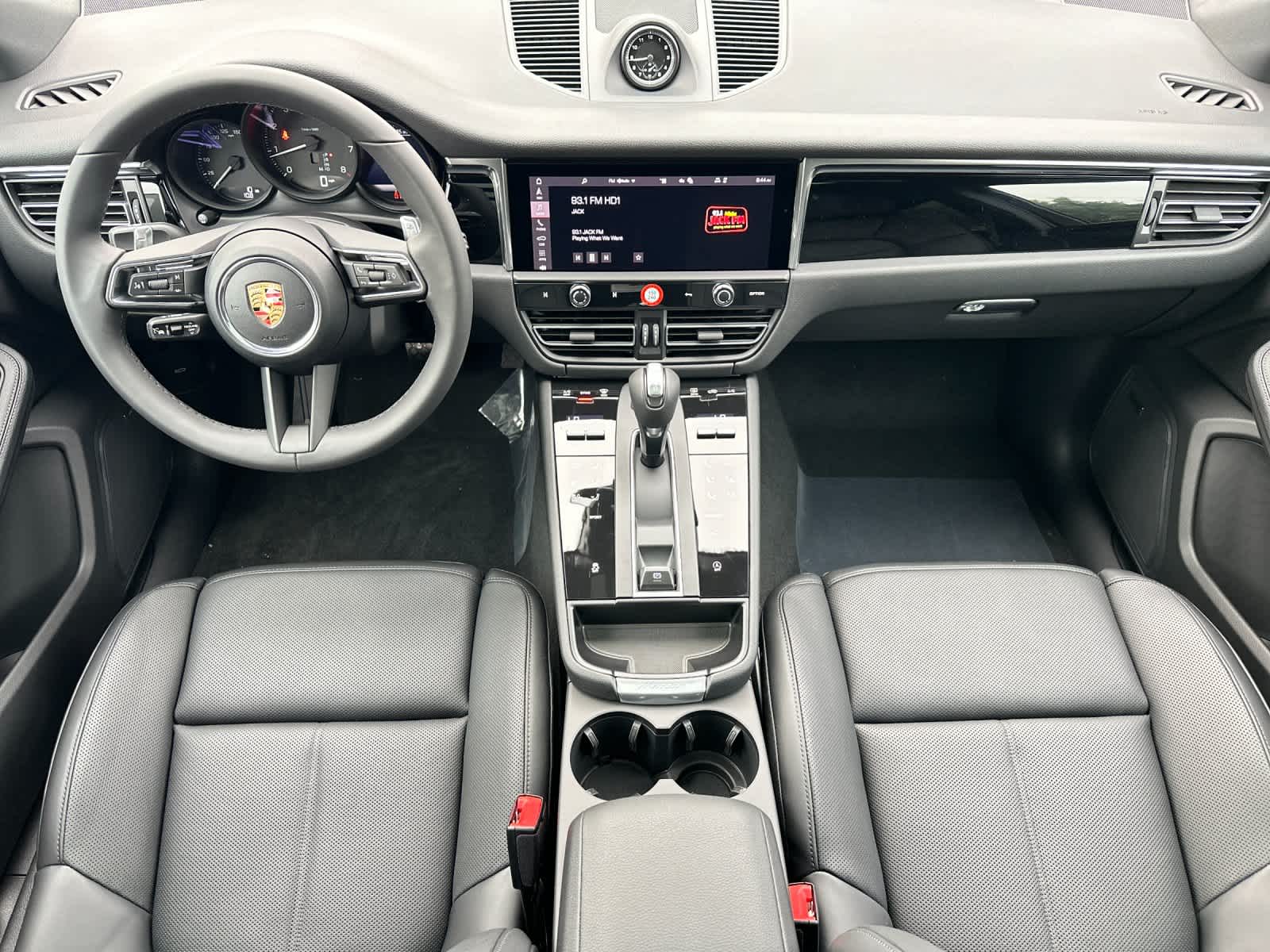 Thumbnail: 2026 Porsche Macan - 6