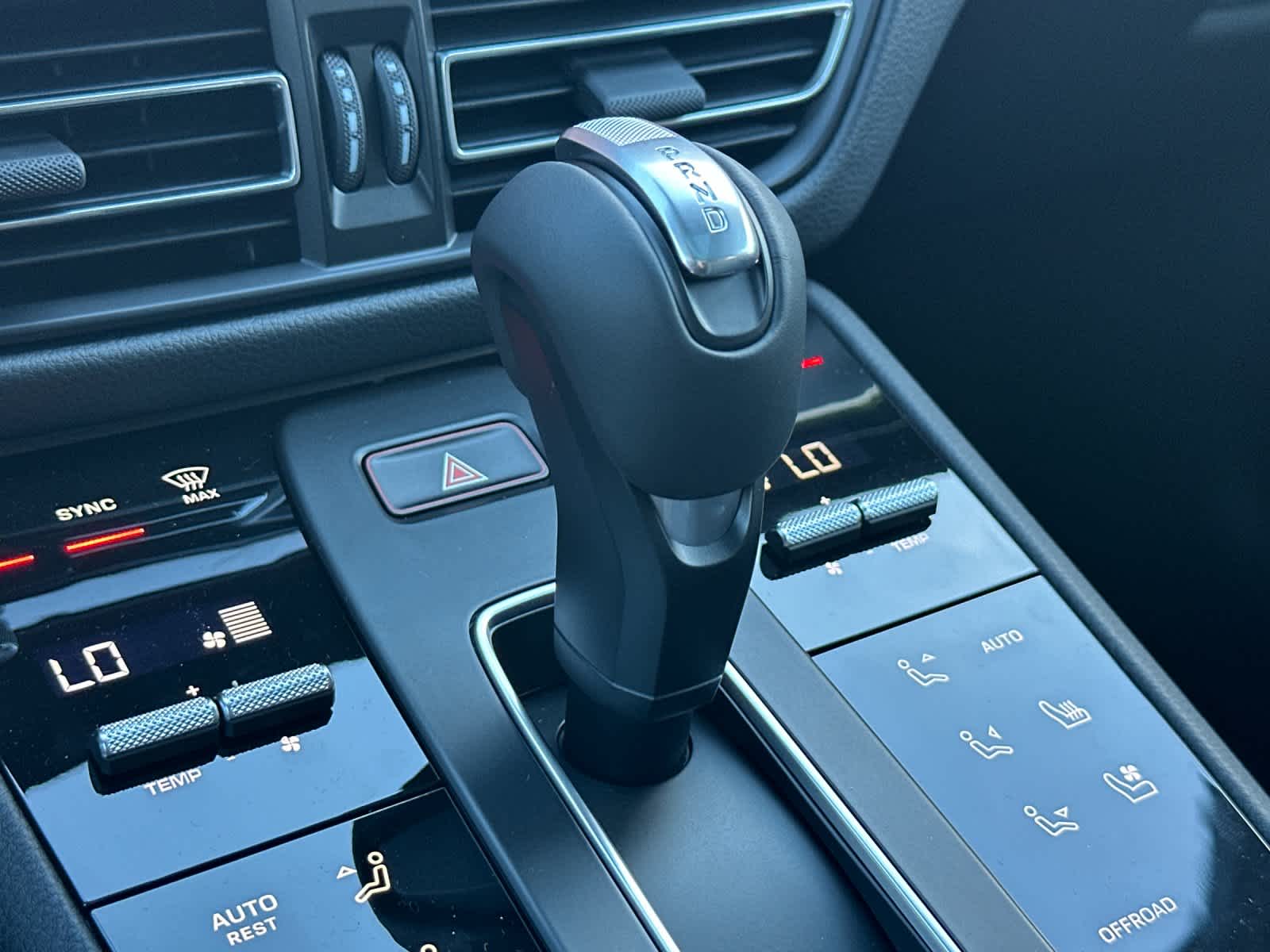 Thumbnail: 2026 Porsche Macan - 25