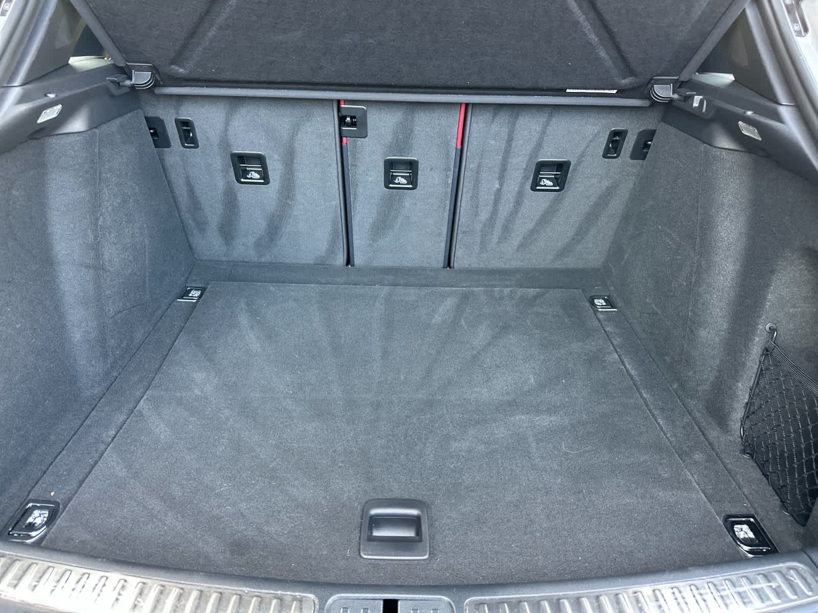 Thumbnail: 2025 Porsche Macan - 16