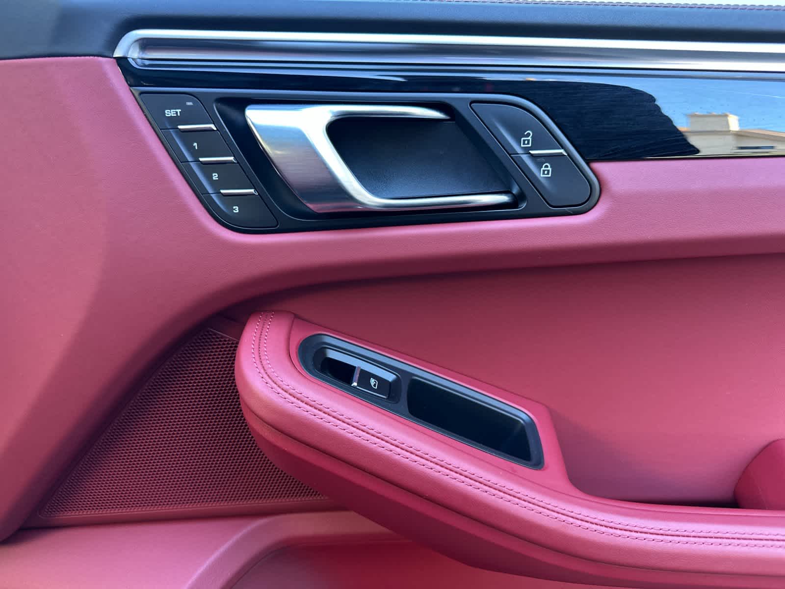 Thumbnail: 2022 Porsche Macan - 19