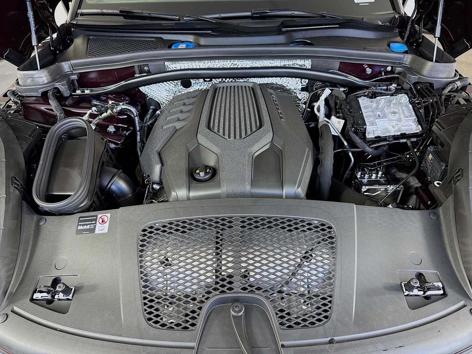 Thumbnail: 2026 Porsche Macan - 23