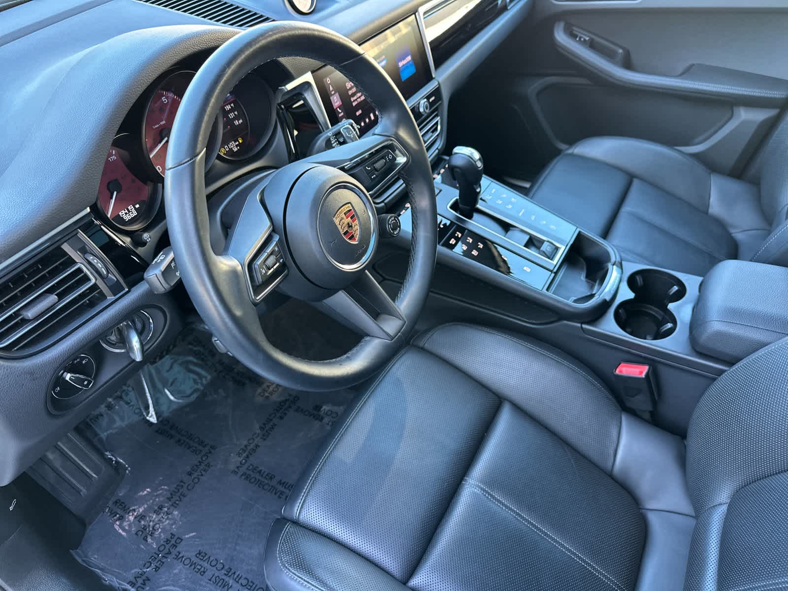 Thumbnail: 2023 Porsche Macan - 4