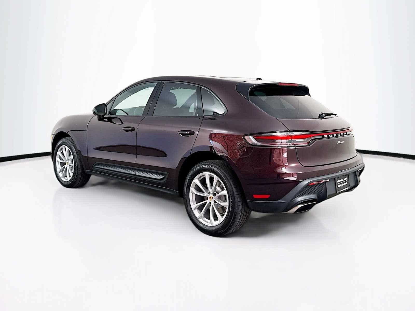 Thumbnail: 2026 Porsche Macan - 3
