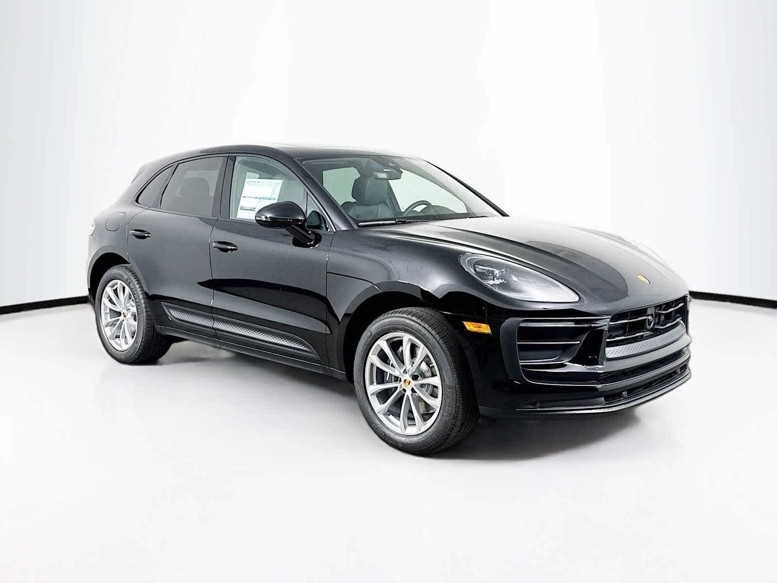 Thumbnail: 2026 Porsche Macan - 7