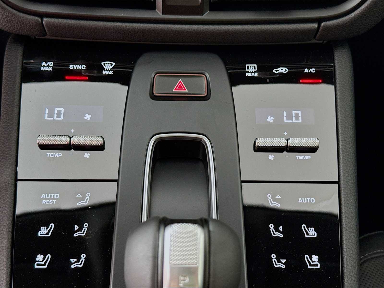 Thumbnail: 2026 Porsche Macan - 13